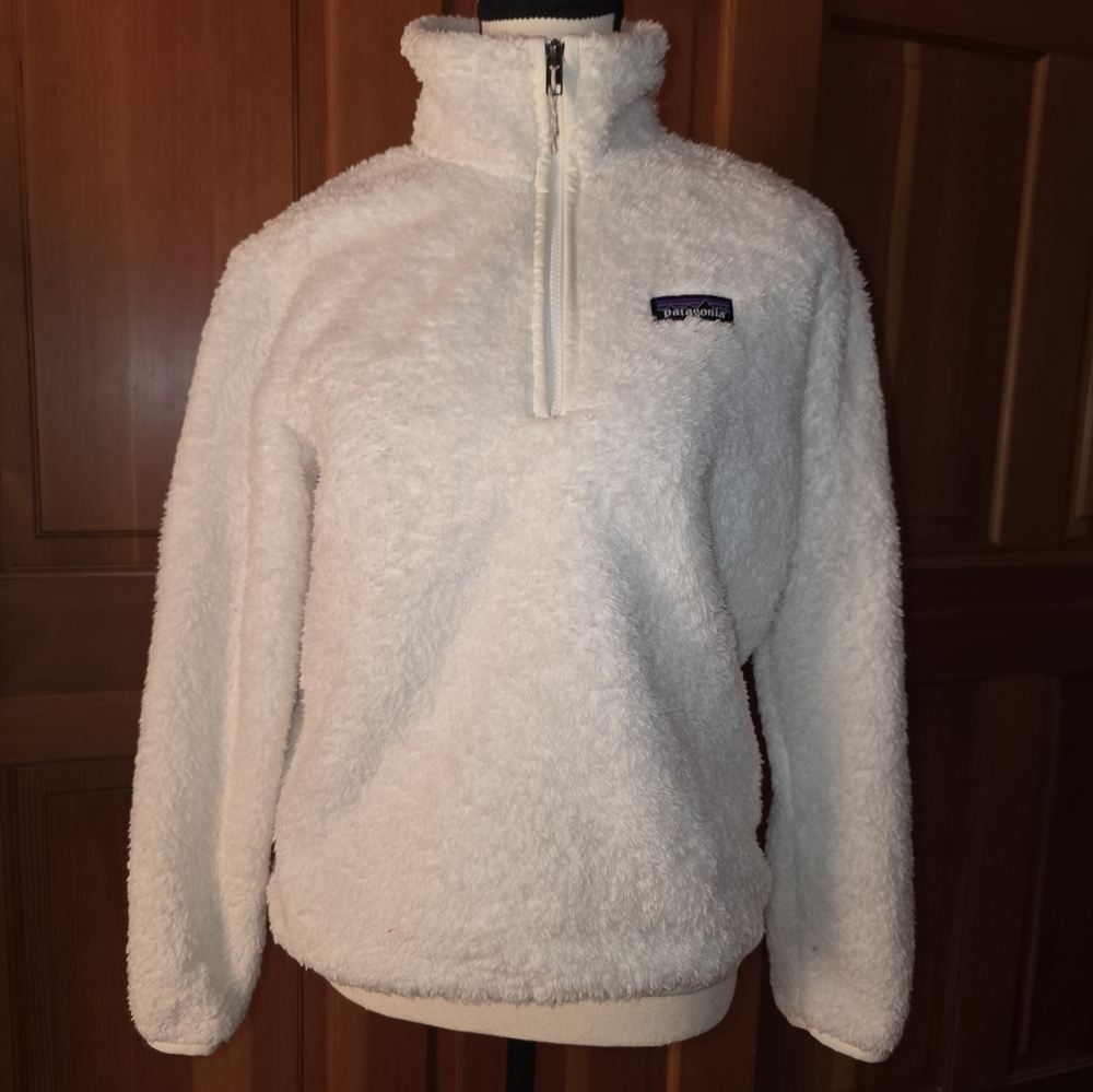 Patagonia Womens NWOT fluffy Sherpa pullover with 1/4 zip XS